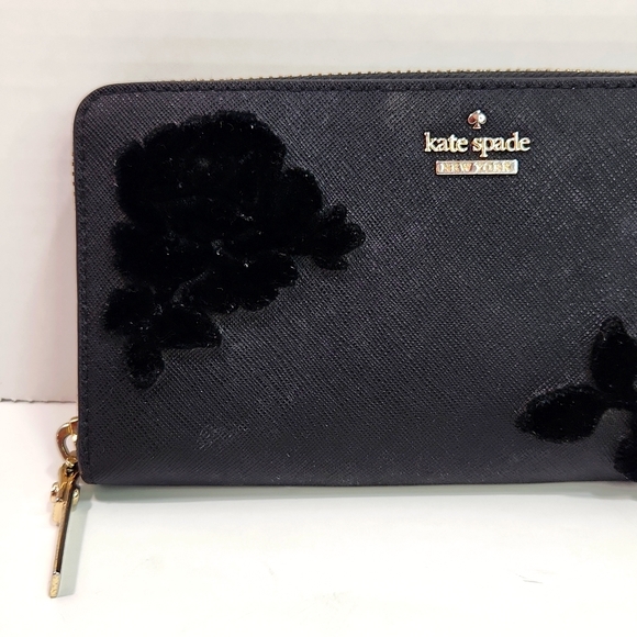 KATE SPADE Black Cameron Street Flock Roses Leather Continental LACEY Wallet - Picture 5 of 15